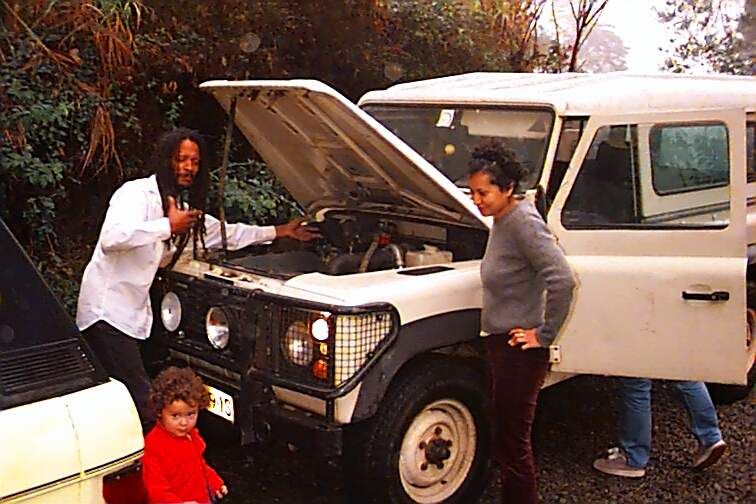 desmond takes delivery of his land rover